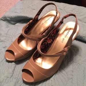 Madden girl pumps